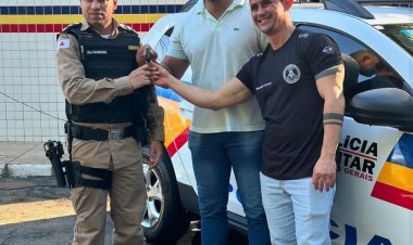 Deputado estadual Eduardo Azevedo, com o apoio do vereador eleito Omar Onraca. entrega uma nova viatura para 85ª Companhia de Polícia Militar em Timóteo
