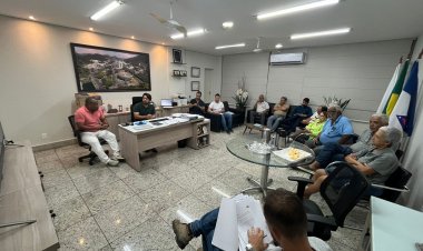Prefeito de Timóteo recebe projeto de restauro do Forno Hoffmann que pode custar mais de  2 milhões e setecentos mil reais