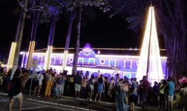 Fundação Aperam Celebra a Chegada do Papai Noel e a Inauguração das Luzes de Natal