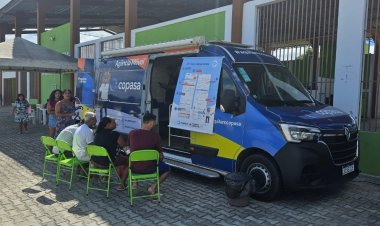 Agência Móvel aproxima Copasa da população de Mesquita
