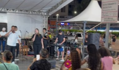 Celebração do Dia Internacional da Mulher Leva Música e Alegria à Praça do Coreto em Timóteo