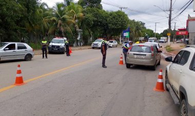 Timóteo realiza blitzes educativas sobre a importância de seguir as normas de trânsito.