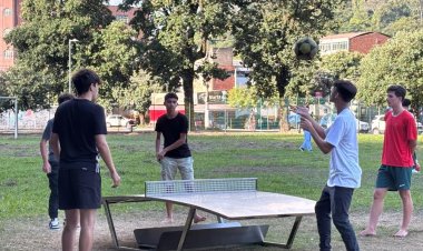 Alunos do CEFET-MG recebem Futmesa em aço inox doada pela Fundação Aperam