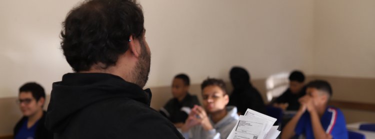 Provas do concurso da Educação de Minas Gerais acontecem neste domingo (28/9) com quase 14 mil vagas em disputa