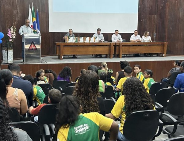Programa Miguilim entrega mais de 40 óculos a estudantes da rede municipal de Timóteo