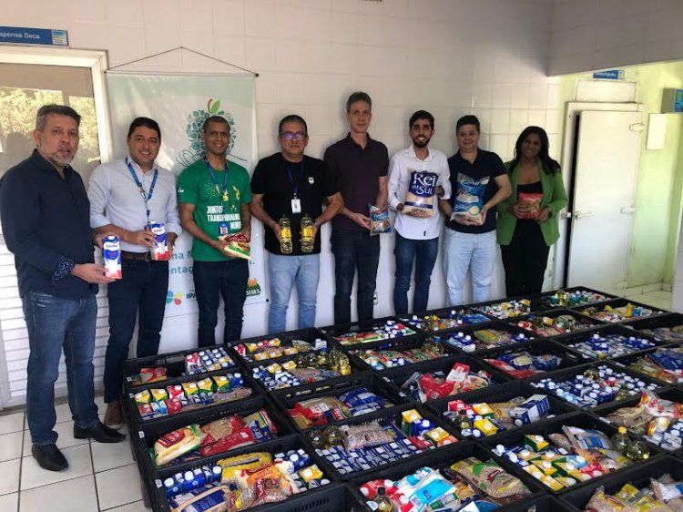 Aciapi-CDL e Sebrae entregam alimentos arrecadados na Feiraço 2024 ao Banco de Alimentos de Ipatinga